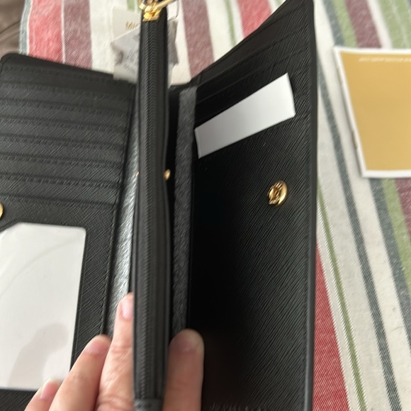 Beautiful never used Michael Kors black wallet, tag still on make offer - Picture 2 of 4